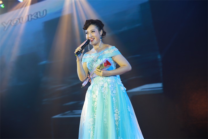 国家二级演员,广东歌舞剧院青年女高音歌唱家许岚岚演唱《春天的故事